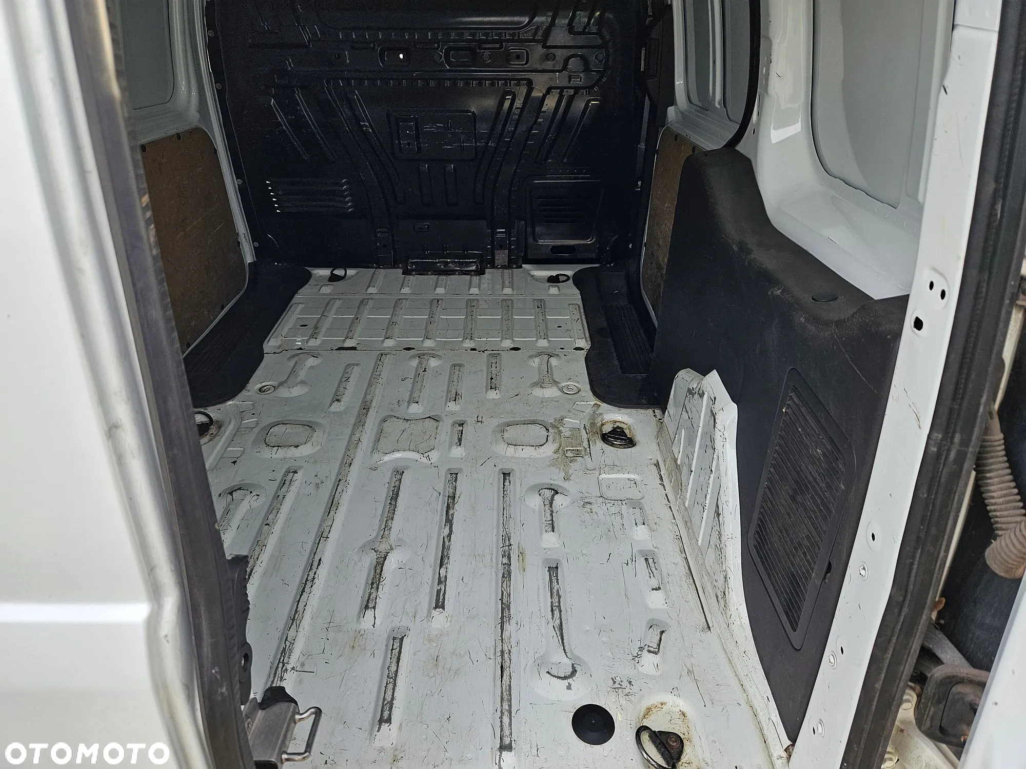 Ford TRANSIT CONNECT - 8