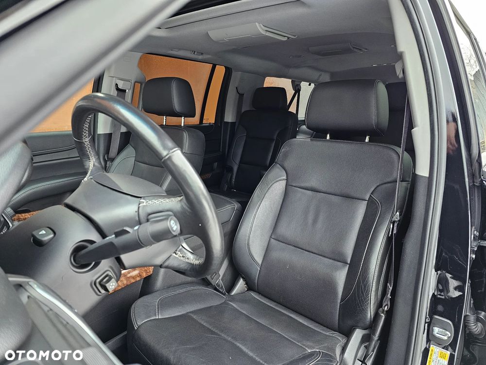 Chevrolet Suburban - 16