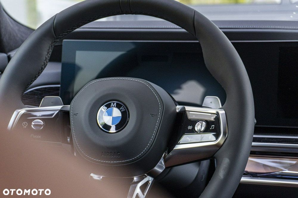 BMW Seria 7 - 25