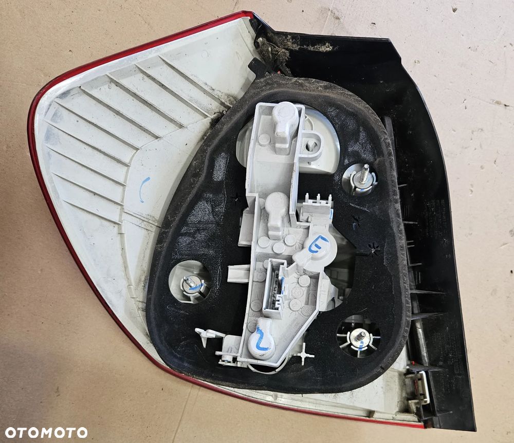 BMW 1 I E81 E87 lampa tył tylna  prawa lewa - 12