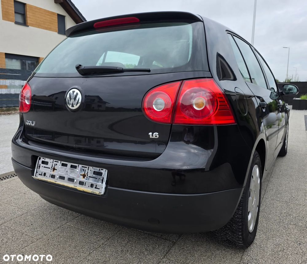 Volkswagen Golf 1.6 Comfortline - 6