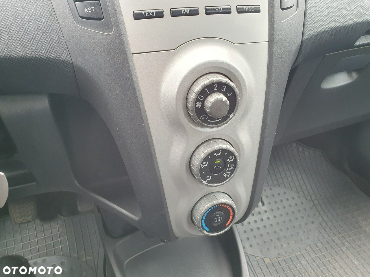 Toyota Yaris - 18