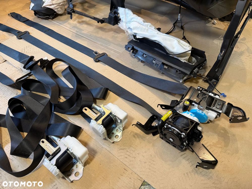 Deska rozdzielcza konsola Toyota Corolla Cross 2022- do regeneracji - 12