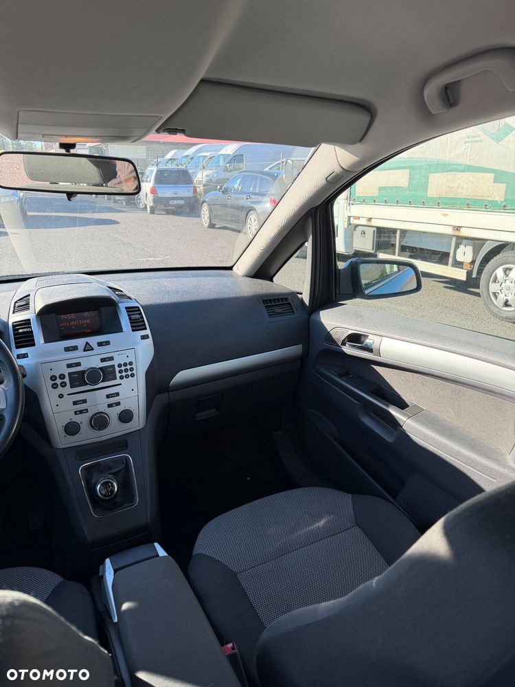 Opel Zafira - 33
