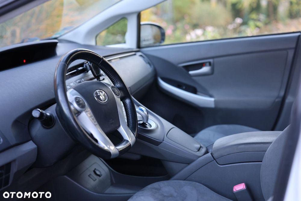 Toyota Prius (Hybrid) Comfort - 6