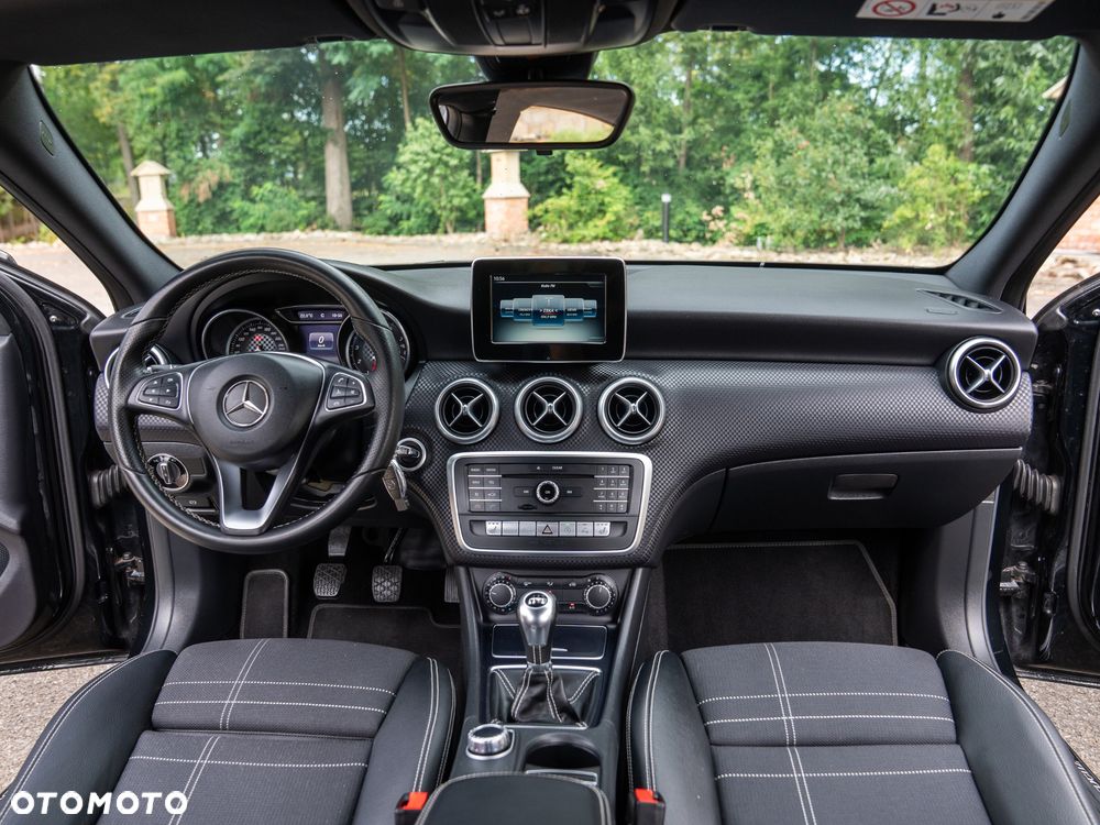 Mercedes-Benz Klasa A 180 (BlueEFFICIENCY) Urban - 34