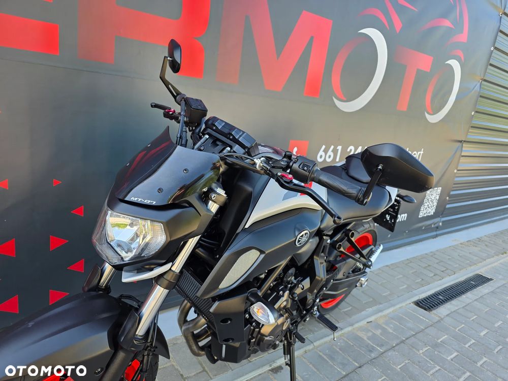 Yamaha MT - 12