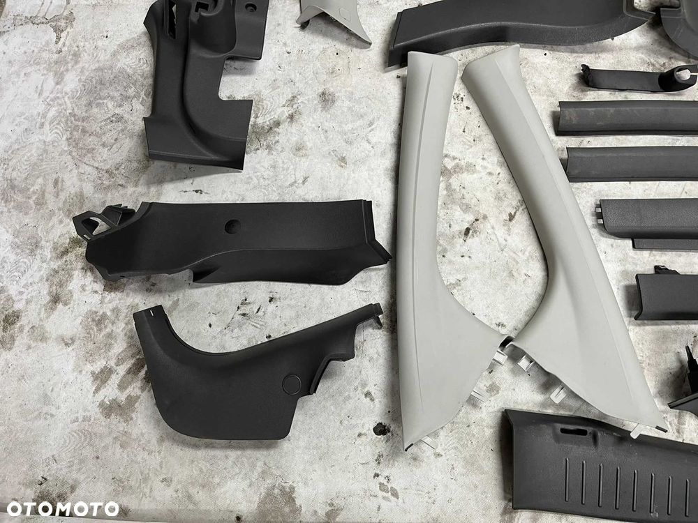 Plastiki wnętrza słupki, progi, narożniki, prowadnice FORD KUGA MK1 - 7