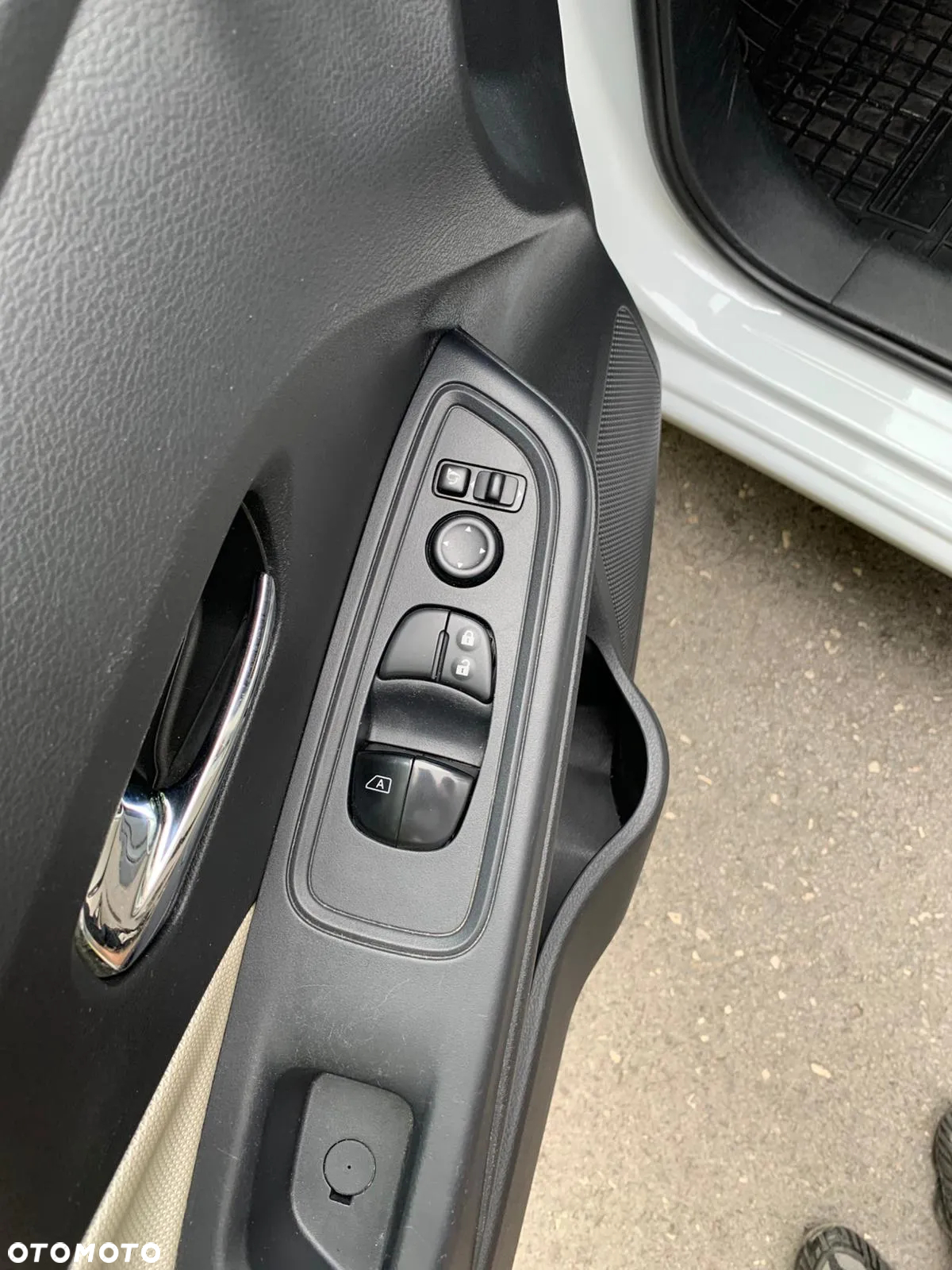 Nissan Micra 1.0 Visia Plus - 13