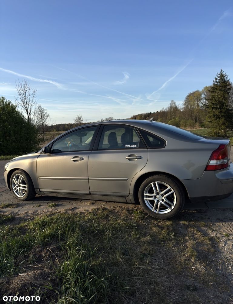 Volvo S40 2.0D Momentum - 4
