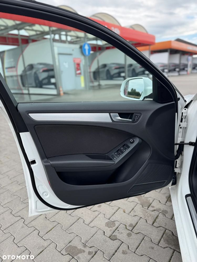 Audi A4 Avant 2.0 TFSI quattro S tronic Ambiente - 13