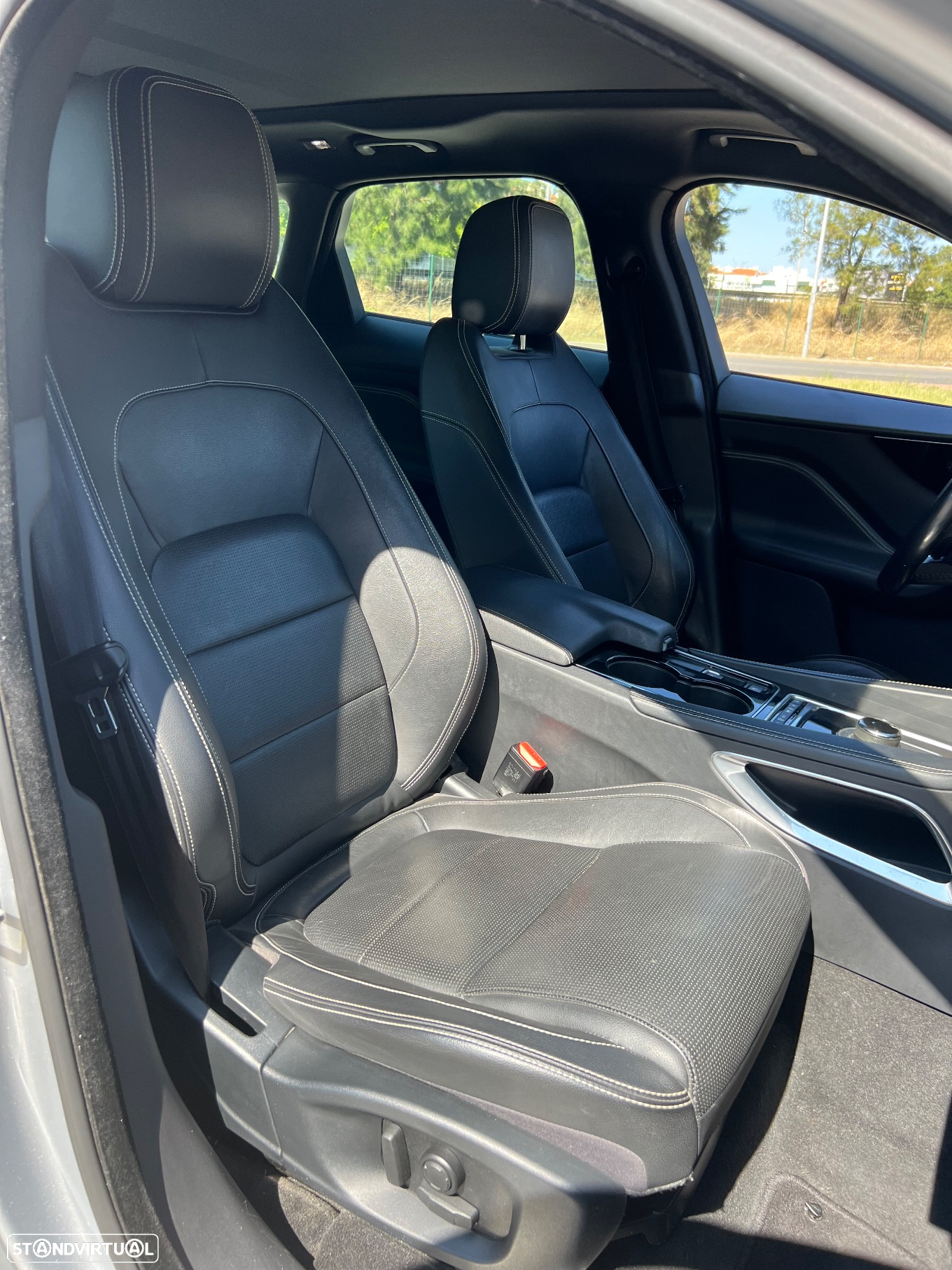 Jaguar F-Pace 2.0 i4D R-Sport Aut. - 38