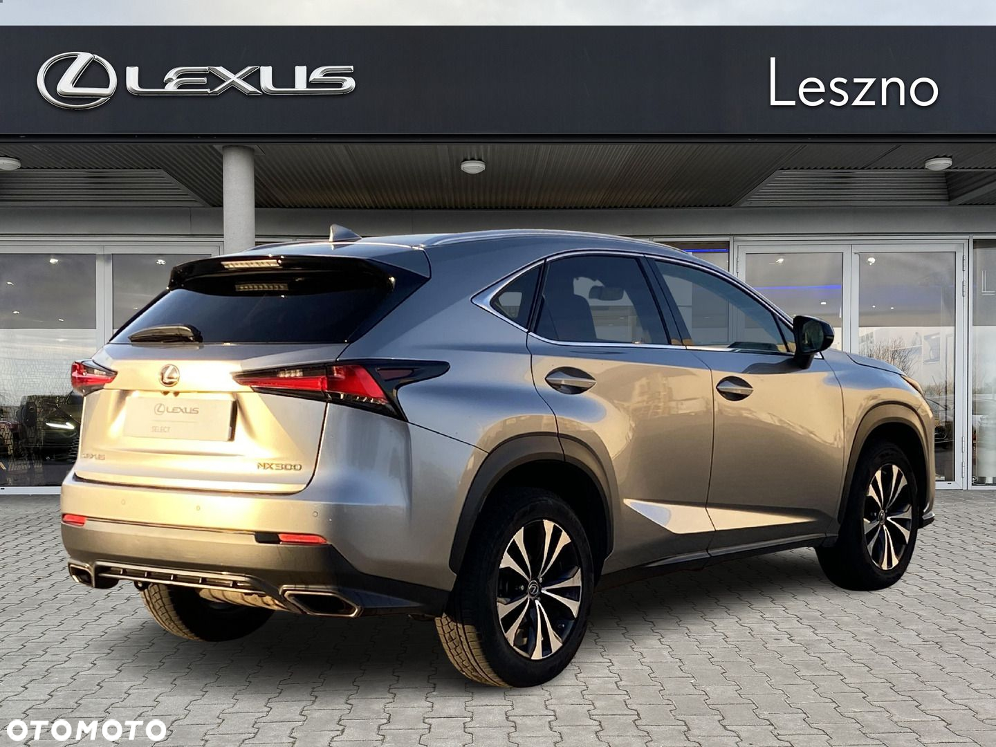 Lexus NX 300 F Impression AWD - 2