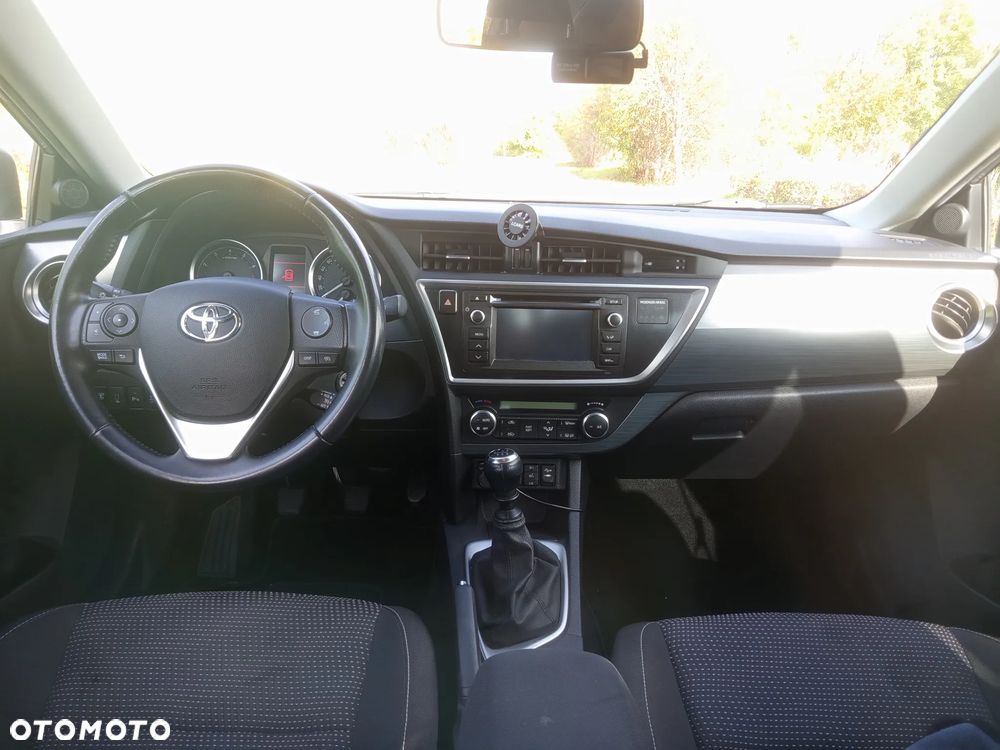 Toyota Auris - 10