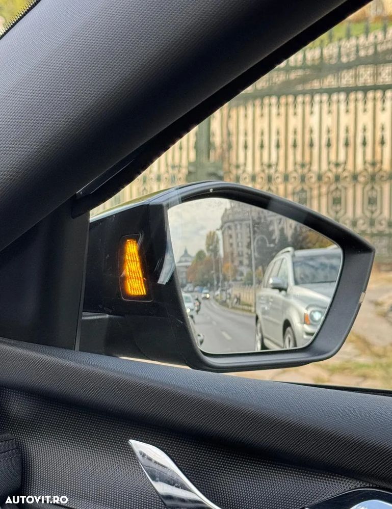 Skoda Octavia Combi 2.0 TDI DSG Exclusive Plus - 9