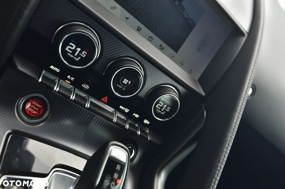 Jaguar F-Type Coupe P300 R-Dynamic - 38