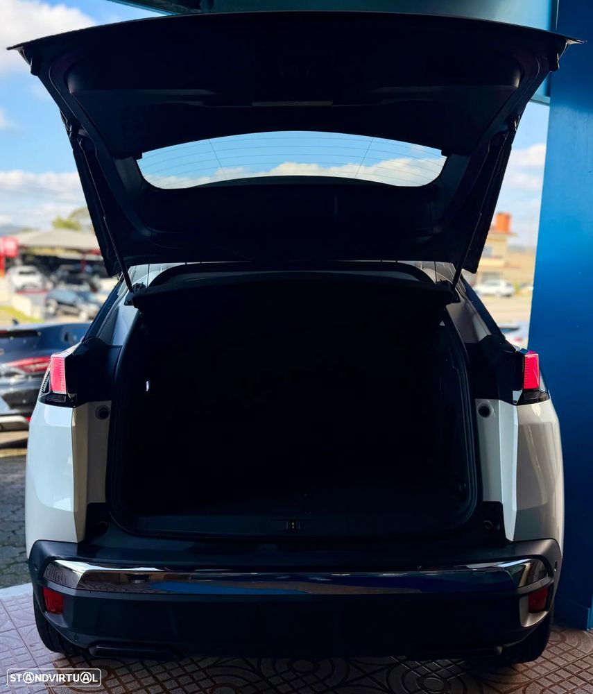 Peugeot 3008 1.5 BlueHDi Allure EAT8 - 24