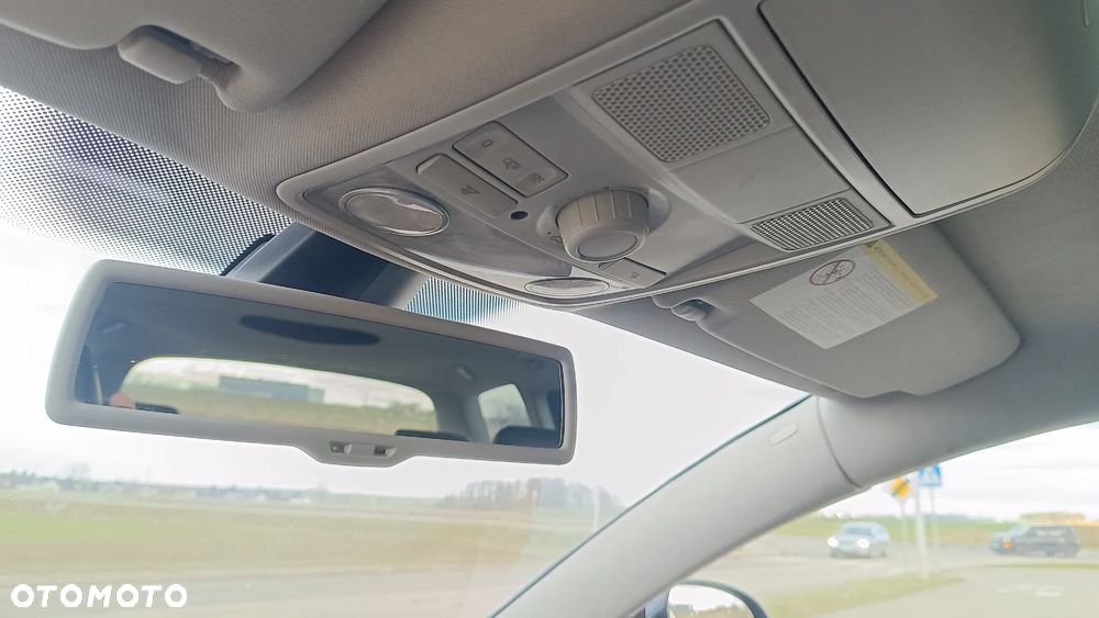 Volkswagen Passat 2.0 TDI Highline - 19