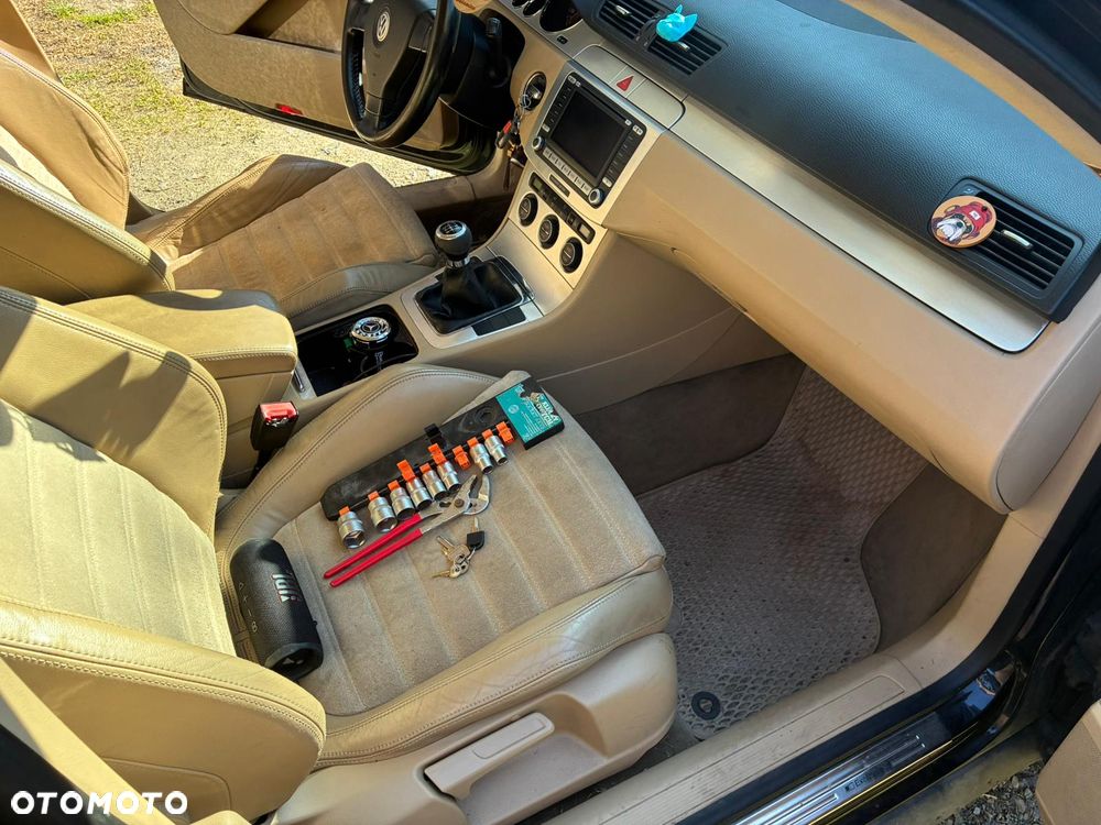 Volkswagen Passat 2.0 TDI DPF Highline - 15