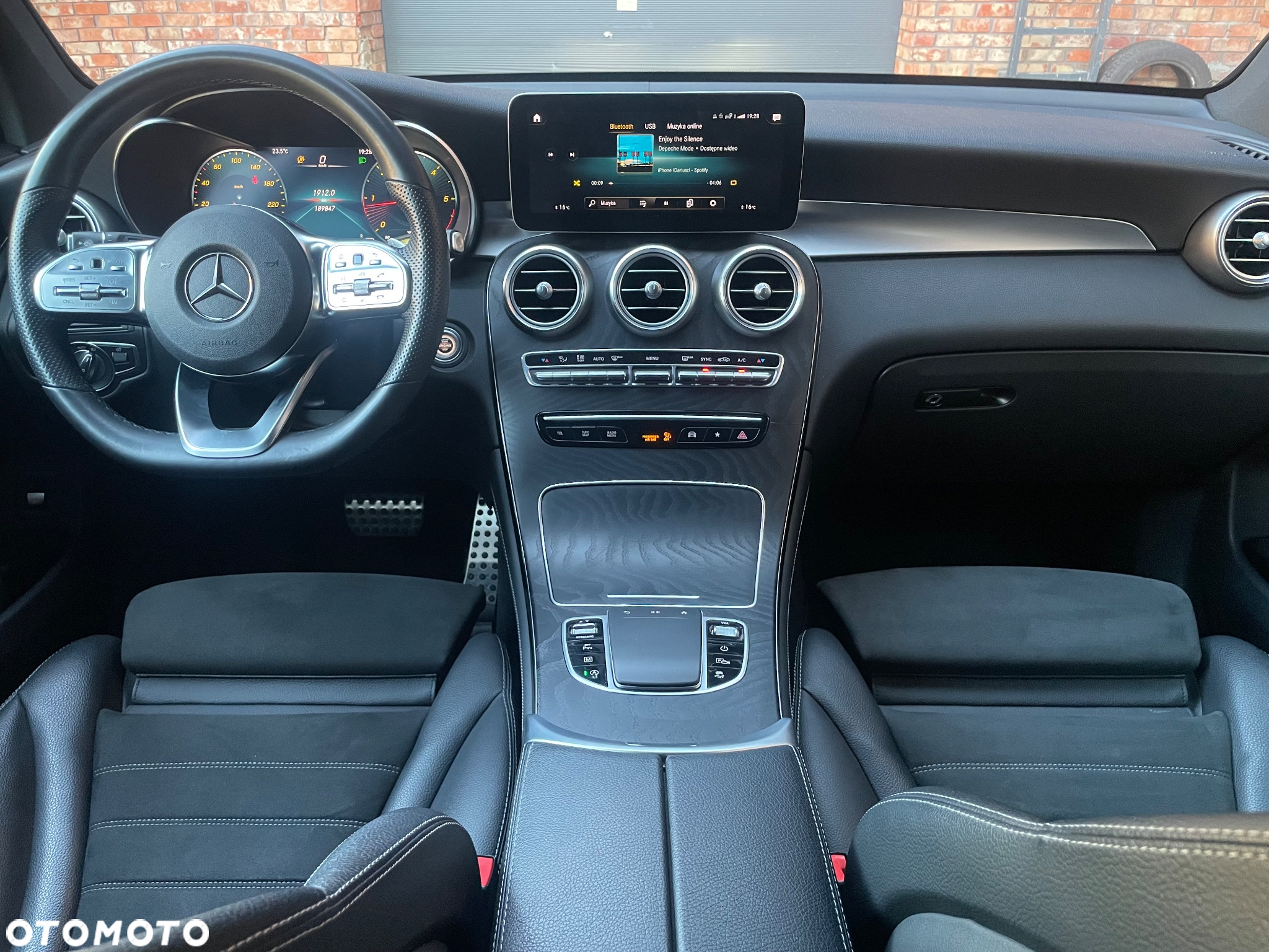 Mercedes-Benz GLC 220 d 4Matic 9G-TRONIC AMG Line - 23