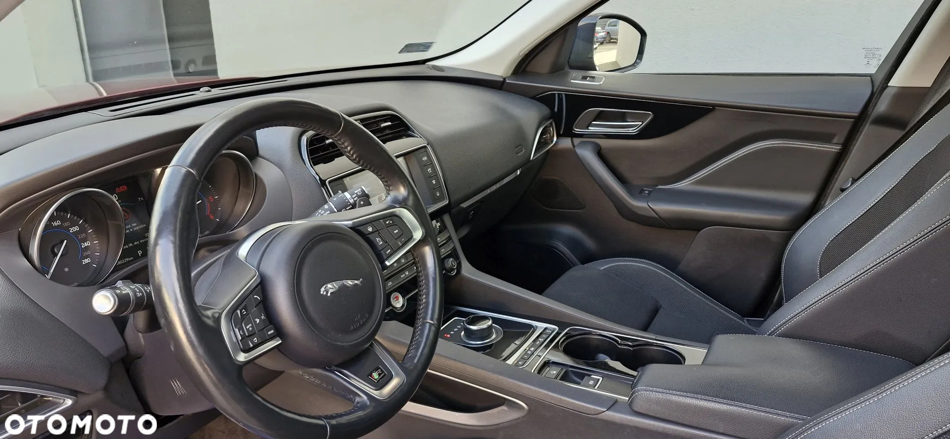 Jaguar F-Pace 2.0 i4D AWD R-Sport - 10