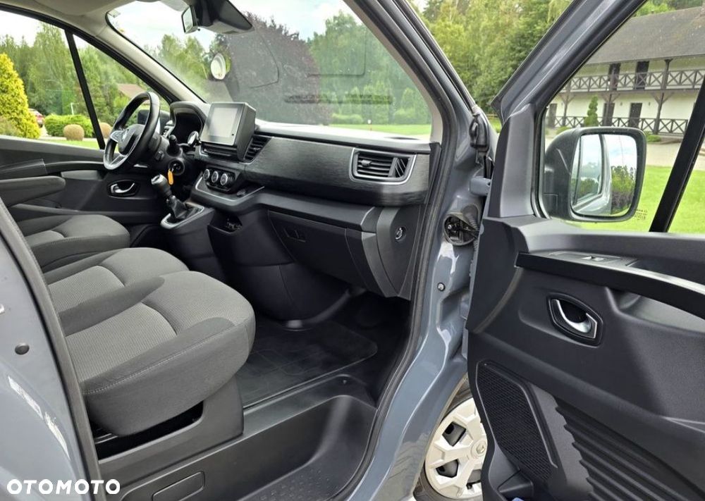 Renault Trafic - 23