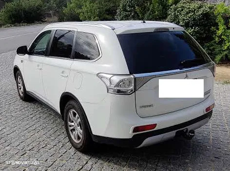 Mitsubishi Outlander 2.0 PHEV Intense Navi - 3