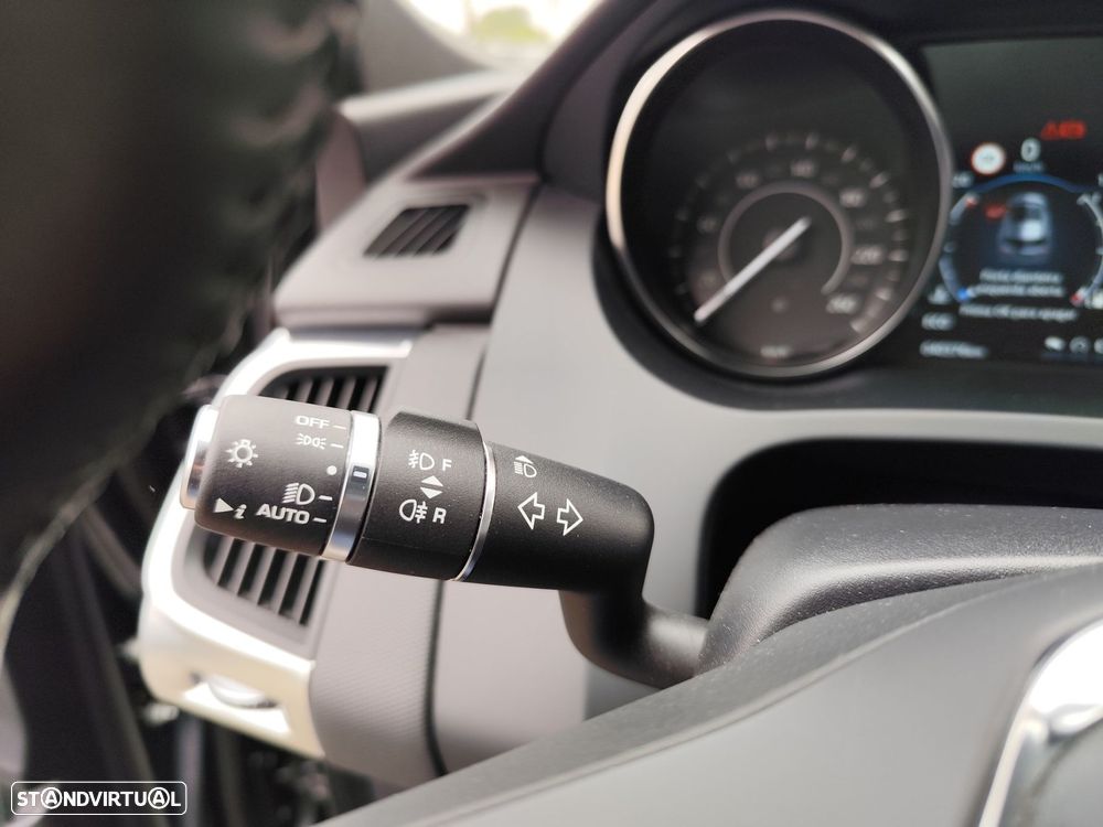 Jaguar E-Pace 2.0 i4D R-Dynamic - 26