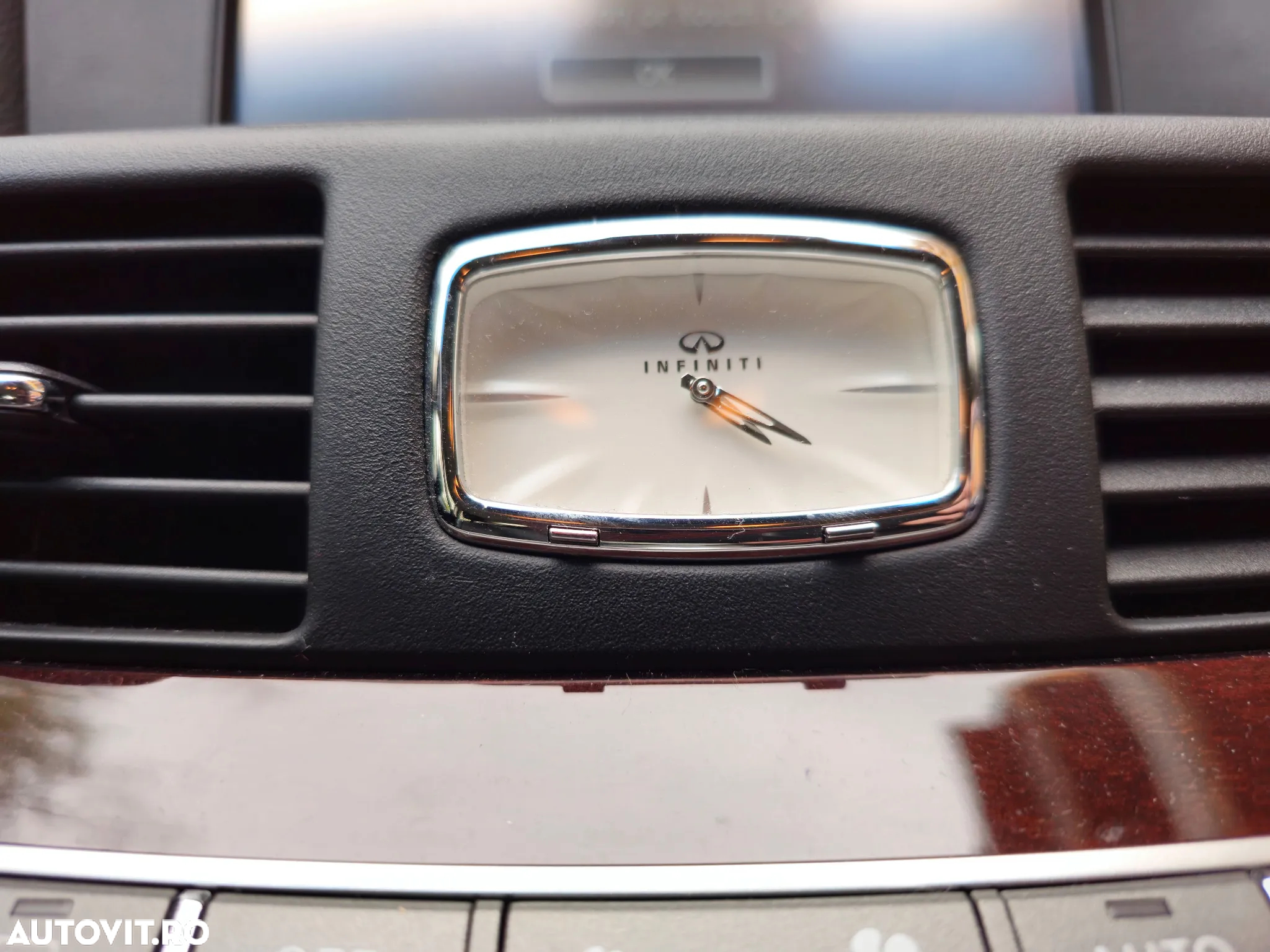 Infiniti Q70 2.2d - 9