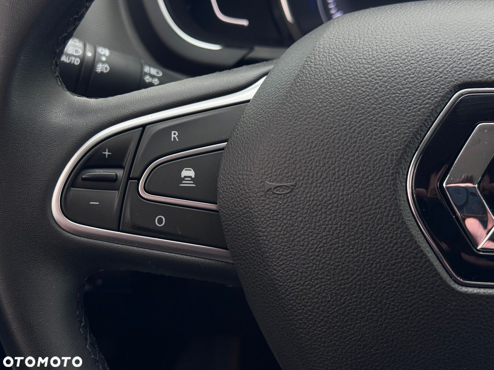 Renault Grand Scenic - 23