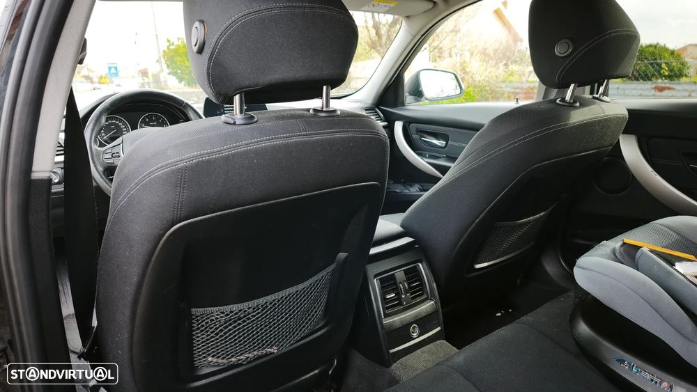 BMW 320 d Efficient Dynamic Edition Sport-Aut. Sport Line - 10