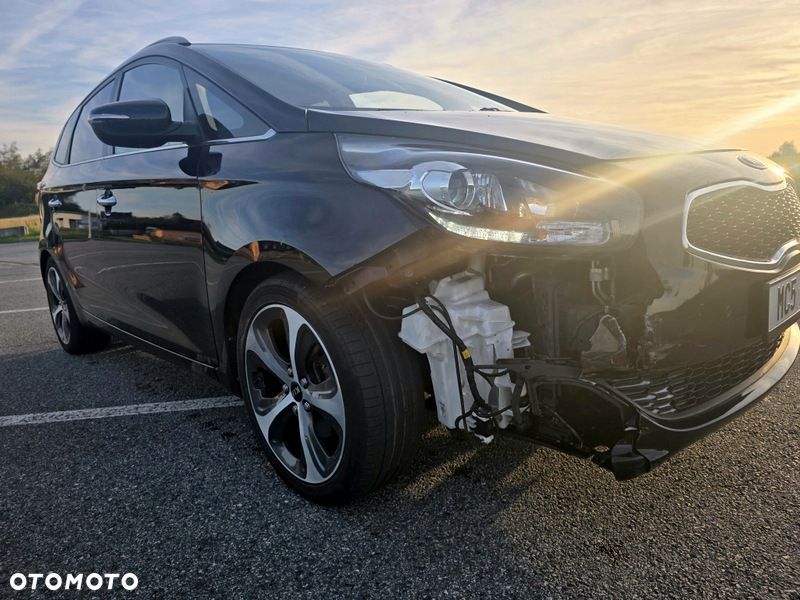 Kia Carens - 6