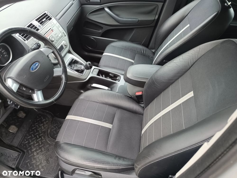 Ford Kuga 2.0 TDCi 4x4 Titanium - 9