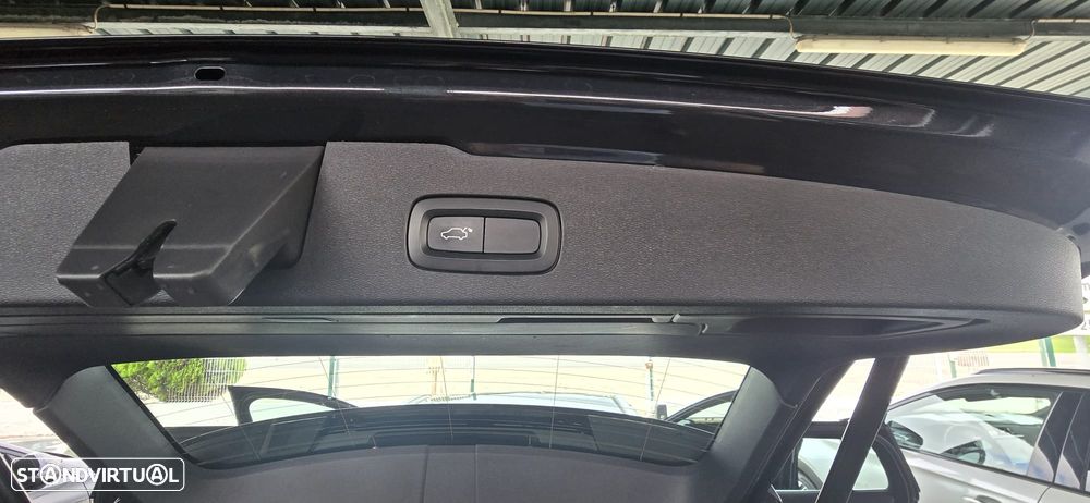 Volvo V60 2.0 T8 AWD TE Momentum Plus - 24