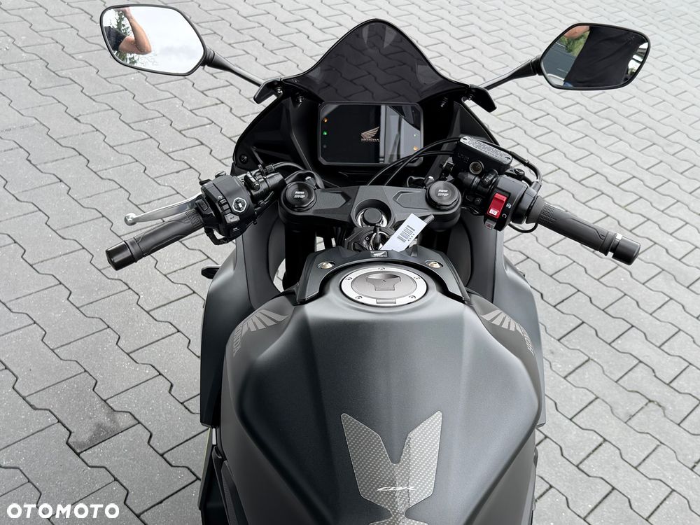 Honda CBR - 24