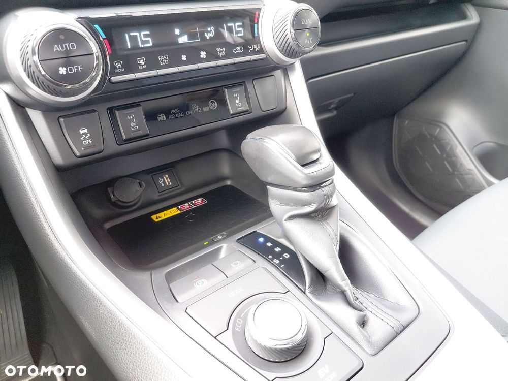 Toyota RAV4 2.5 Hybrid Selection 4x4 - 24