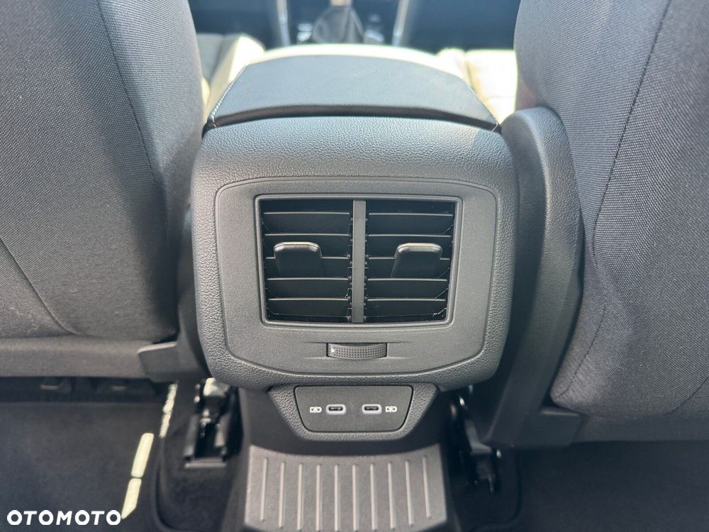 Volkswagen T-Roc 1.5 TSI Style DSG - 16