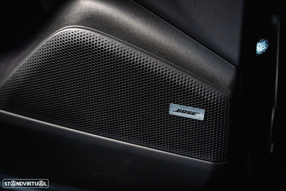 Porsche Macan Electric - 11