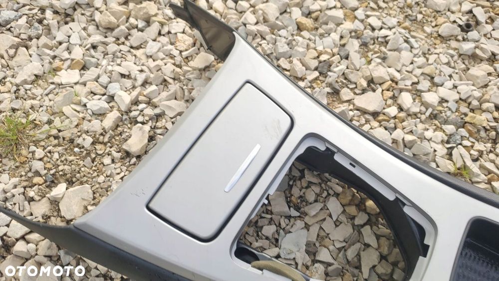 KR TUNEL PODŁOKIETNIK BMW 3 E90 E91 EUROPA - 2