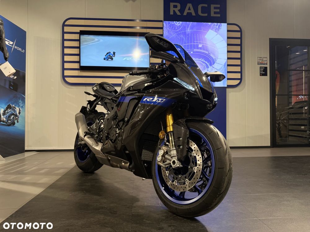 Yamaha R1 - 2