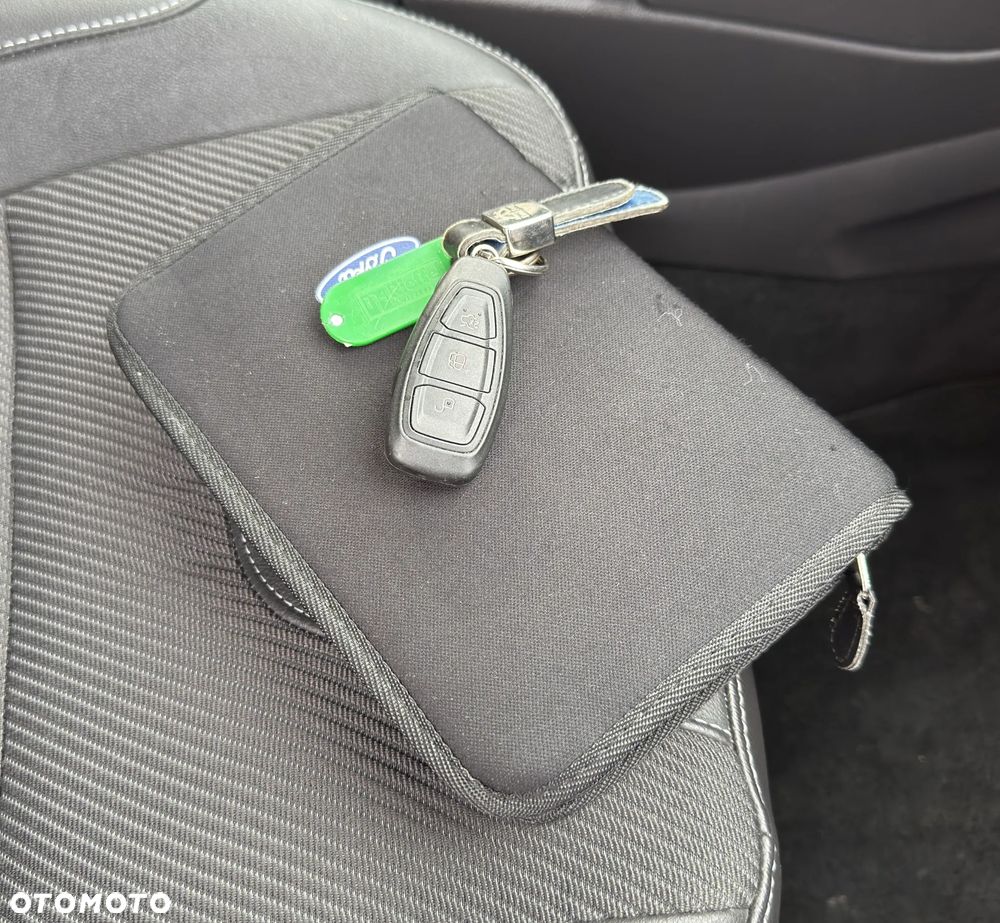 Ford Kuga 2.0 TDCi 4x4 Titanium - 33