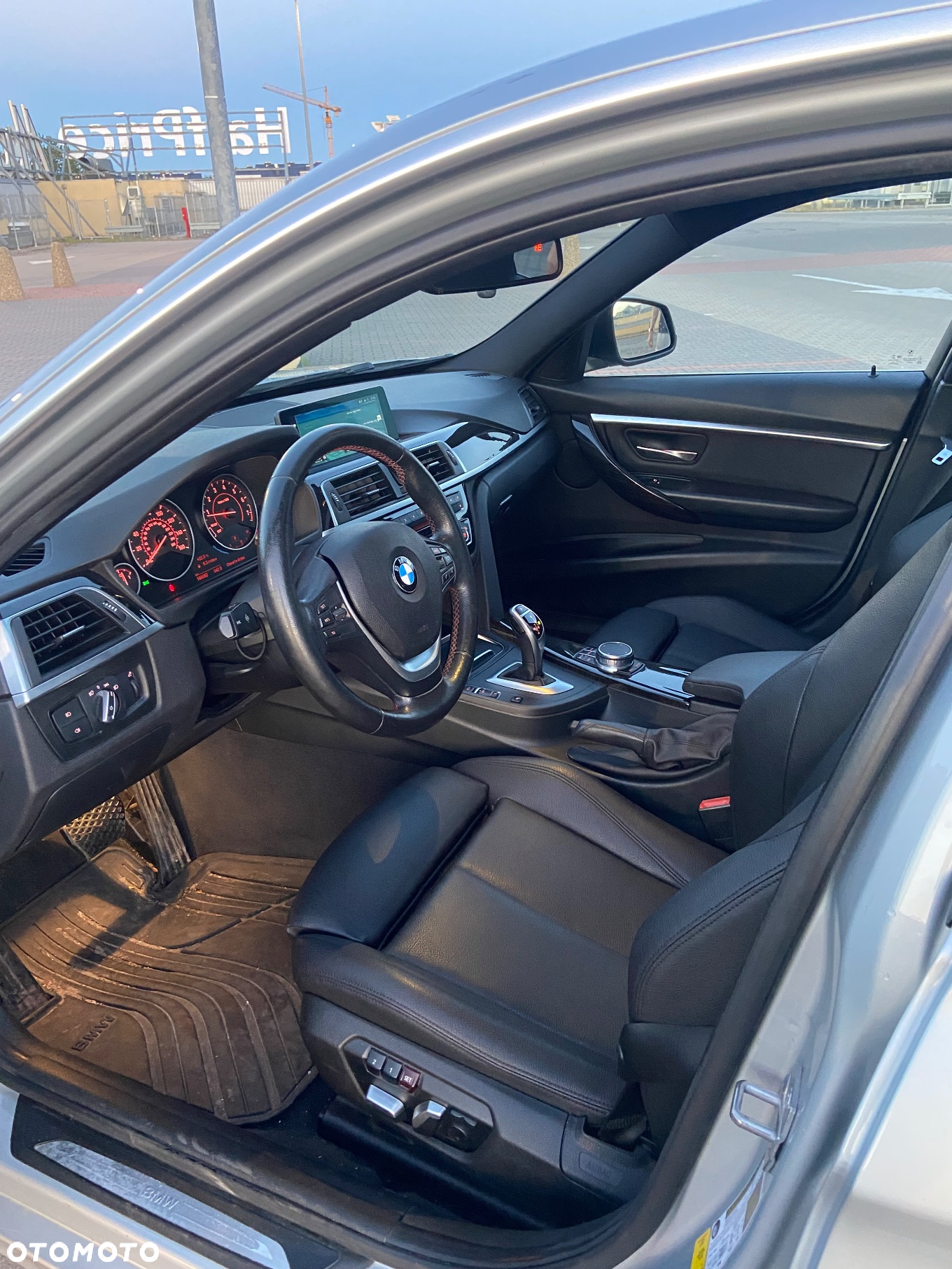 BMW Seria 3 330i - 11