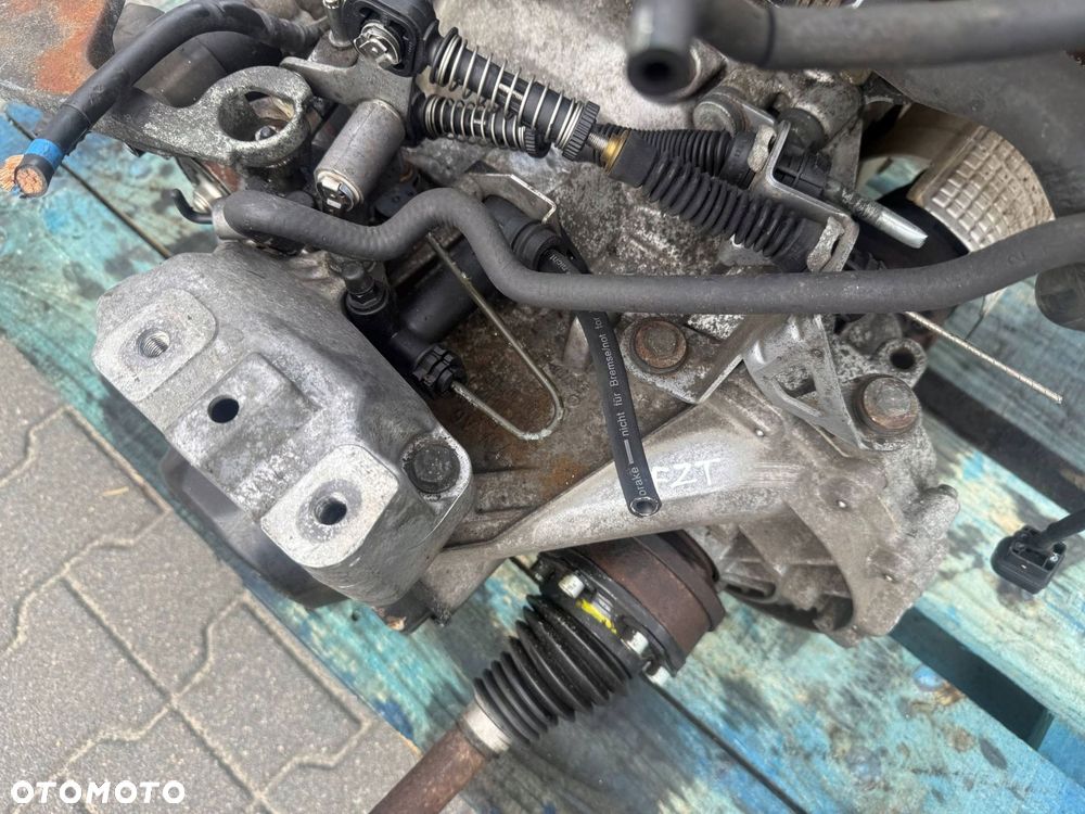 SILNIK KOMPLETNY 1.6 8V BGU SKRZYNIA BIEGÓW FZT VW GOLF V 2008 - 5
