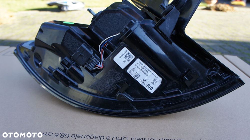 TYLNA PRAWA LAMPA RENAULT AUSTRAL ESPACE VI - 6