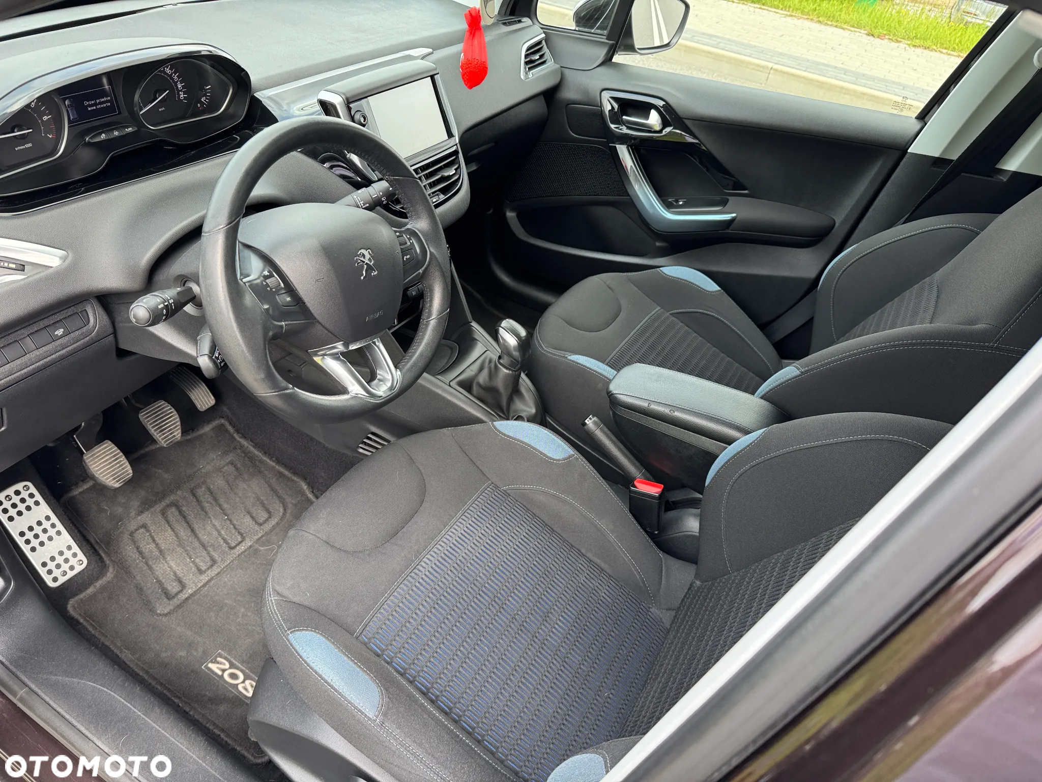 Peugeot 208 1.4 VTi Allure - 12
