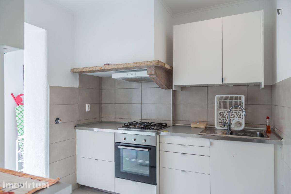 Quarto - localizado em Entrecampos Lisbon - Grande imagem: 3/22