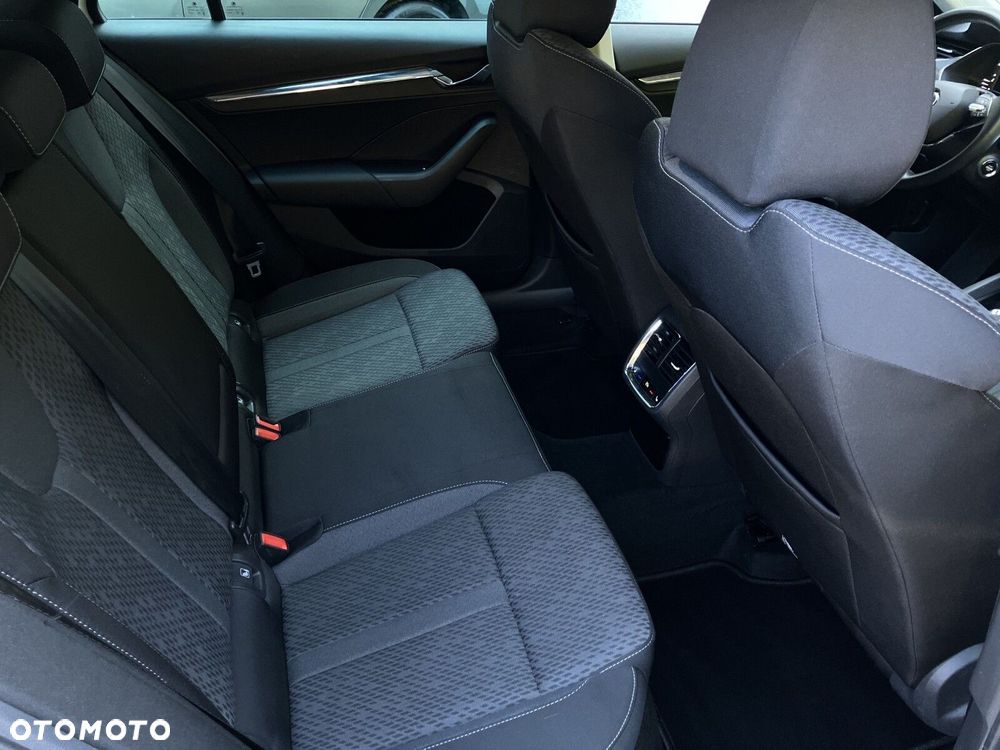 Skoda Octavia 2.0 TDI Style DSG - 9