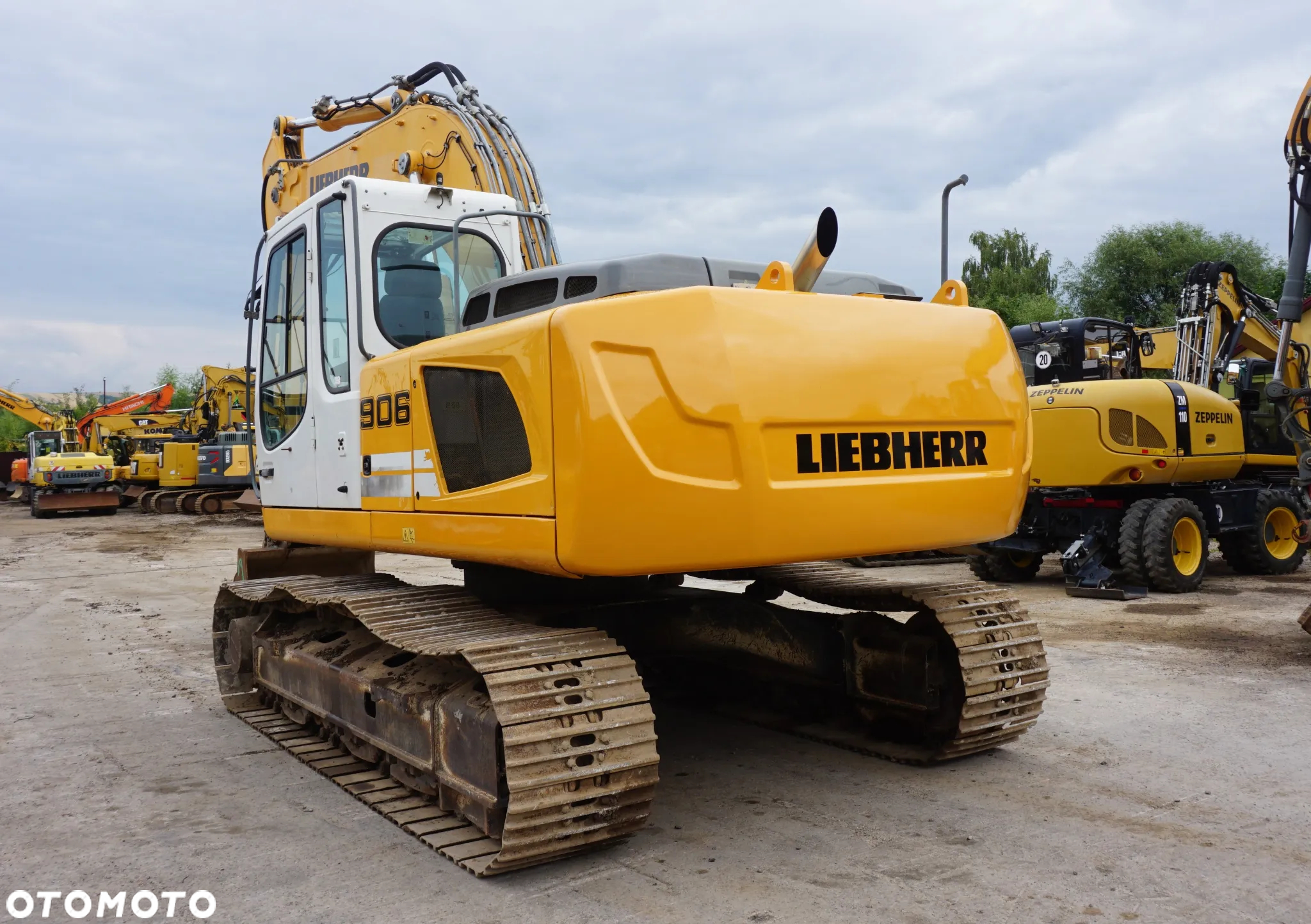 Liebherr R 906 - 5