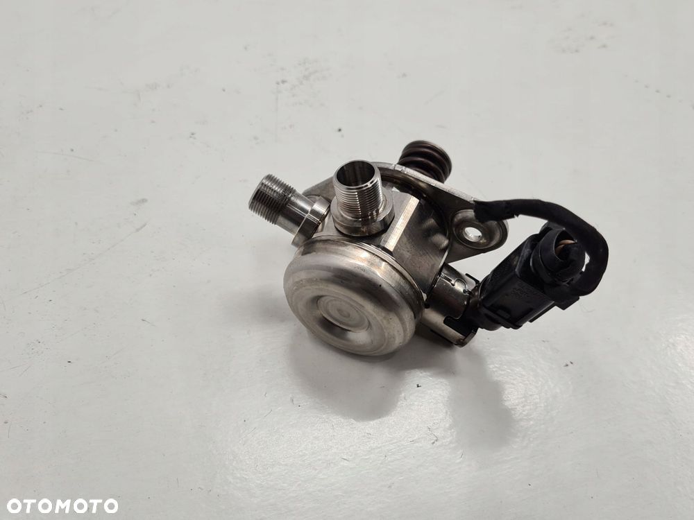 MERCEDES W205 POMPA WTRYSKOWA 1.5CGI A2640700000 - 1