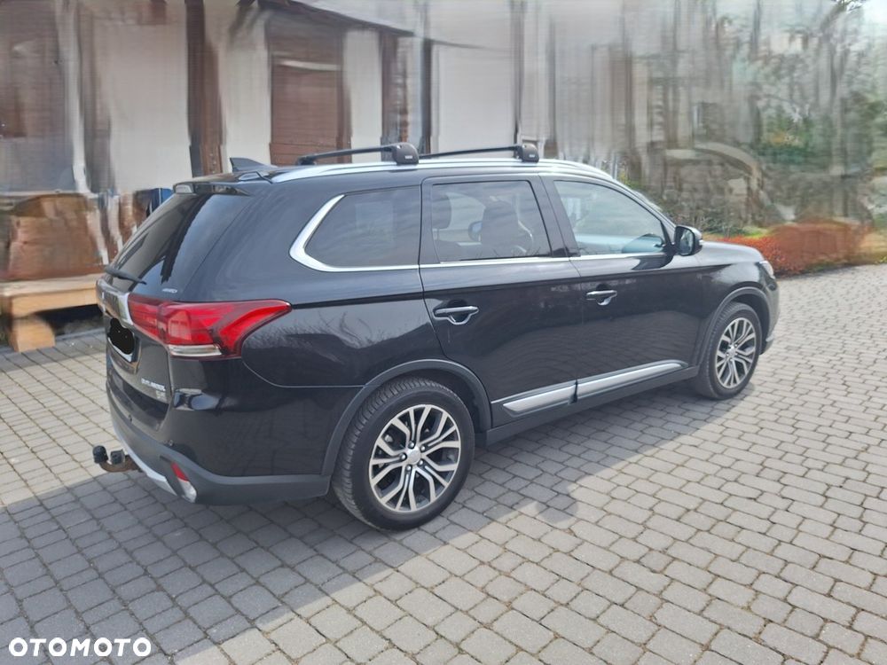 Mitsubishi Outlander 2.0 Instyle + 4WD CVT - 3